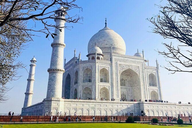 1-Day Trip to Taj Mahal and Agra from Mumbai with Both Side Commercial Flights - Price and Logistics: what you’re actually paying for