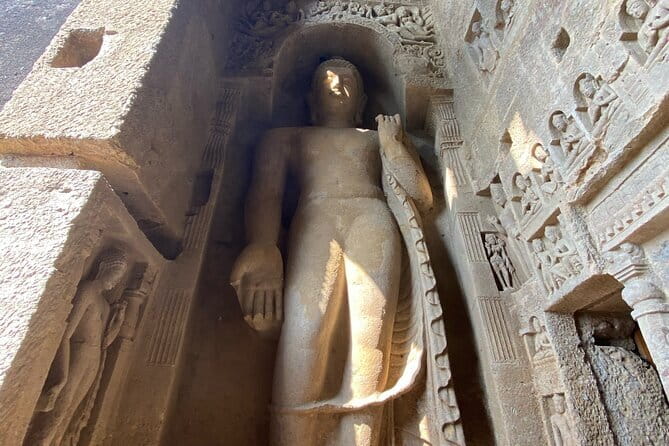 2 Days Mumbai City tour with Elephanta Caves - Dhobi Ghat and Hanging Gardens: human-scale Mumbai plus a breather