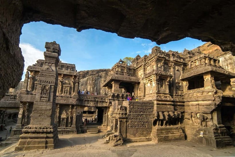 Ajanta & Ellora : Day Tour from Mumbai with Flight Tickets - The Aurangabad Stop: Street Food, Snacks, and Markets