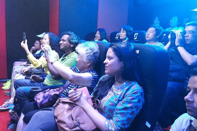 Bollywood Studio Tour in Mumbai - The 9-hour option: Juhu, Bandra, Regal Theater, and dinner