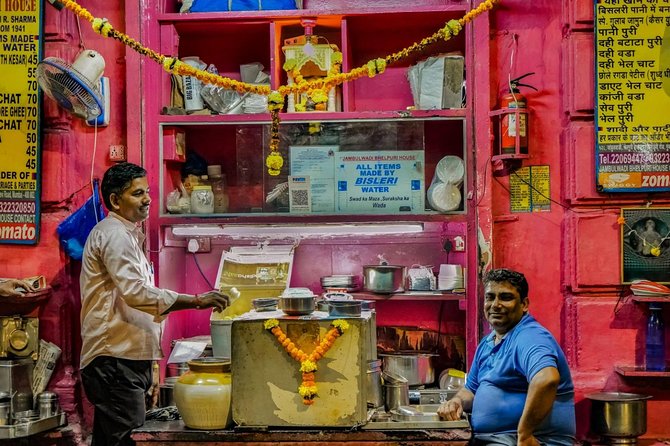 Bombay Express Mumbai Food Tour with 15+ Tastings - Zaveri Bazaar: street food alley energy and crispy cravings