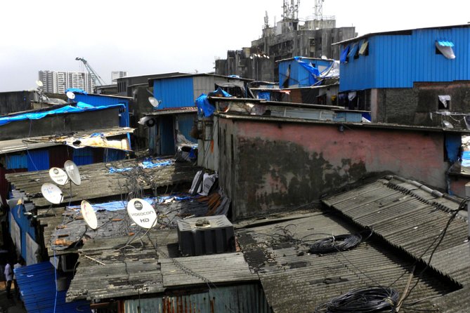 Dharavi Small-Group Mumbai - Walking Tour with Guide and Optional Add-ons - The guide matters: college students living there (and the Q&A power)