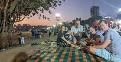 Discover Mumbai's street & beach with Vegetarian food tour - What you actually taste: from vada pav to dosa to the Bombay sandwich