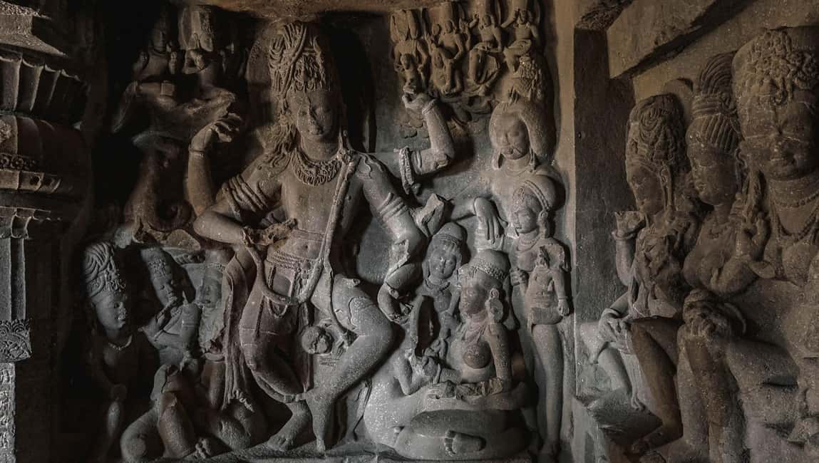 From Mumbai: Ajanta and Ellora Day Tour with Flights - Who should book it, and who should skip it