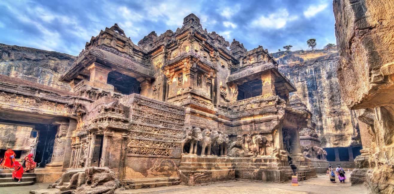 From Mumbai: Ajanta and Ellora Day Tour with Flights - Flights via Aurangabad and the tight schedule