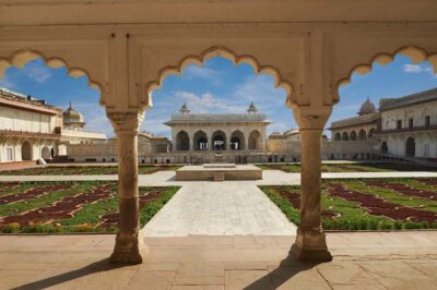 From Mumbai: Same Day Taj Mahal, Agra Tour with Flights - The private AC car transfer (plus a breakfast stop that actually helps)