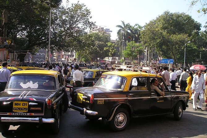 Full Day Mumbai City Tour and Dharavi Slums - Gateway of India: The Icon That Sets the Mood