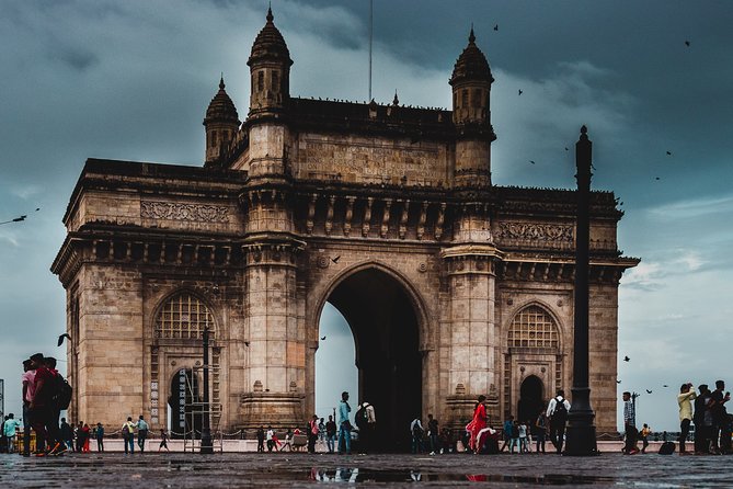 Guided Night Walking Tour in Mumbai - Explore the best nightlife with a local - A 2-hour Mumbai night walk that stays practical