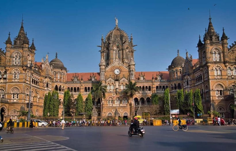 Mumbai: Best of the City Private Half-Day Tour - Regal Cinema and Wellington Fountain: a quick hit of Art Deco