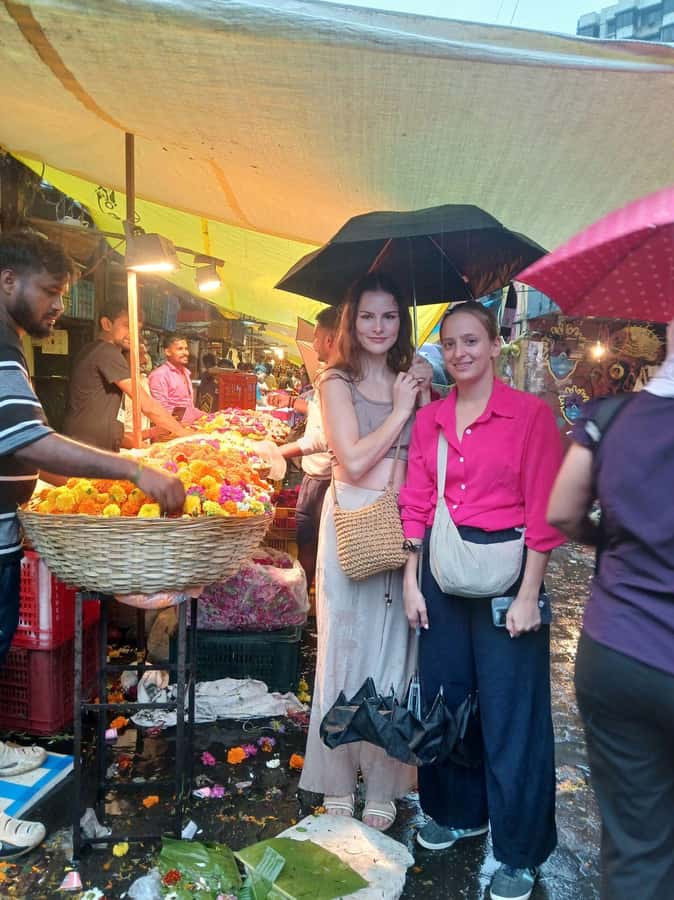Mumbai City At Dawn, Visit the Unexplored Spots. - Dadar Flower & Vegetable Market: scents, stalls, and street-level color