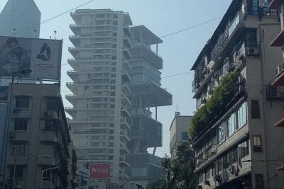 Mumbai City of Dreams Tour in Private Vehicle - Rajabai Tower, Mumbai University, and the Bombay High Court exterior moments