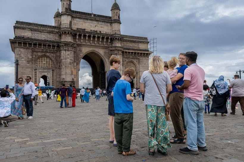 Mumbai: City & Slum Full-Day Exploration - A 6-Hour Plan That Links Mumbai’s Icons to Real Daily Work