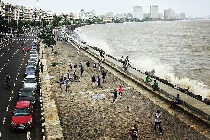 Mumbai City Tour in Public Transportation - South Mumbai vs North Mumbai: choose your vibe