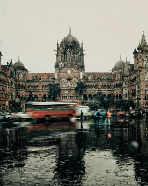 Mumbai: Half-Day City Tour with a Local - Kalbadevi: the old neighborhood market chaos, with guidance