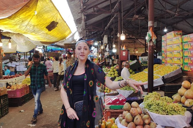 Mumbai Heritage Walking Tour of Colaba and Fort - How to get the most from each stop (without slowing the group down)