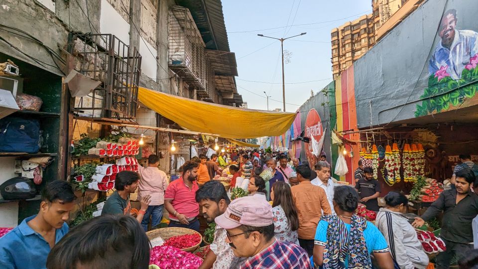 Mumbai Hidden Gems : Early Morning Tour with Expert Guide - Fish market and the first deliveries from the sea