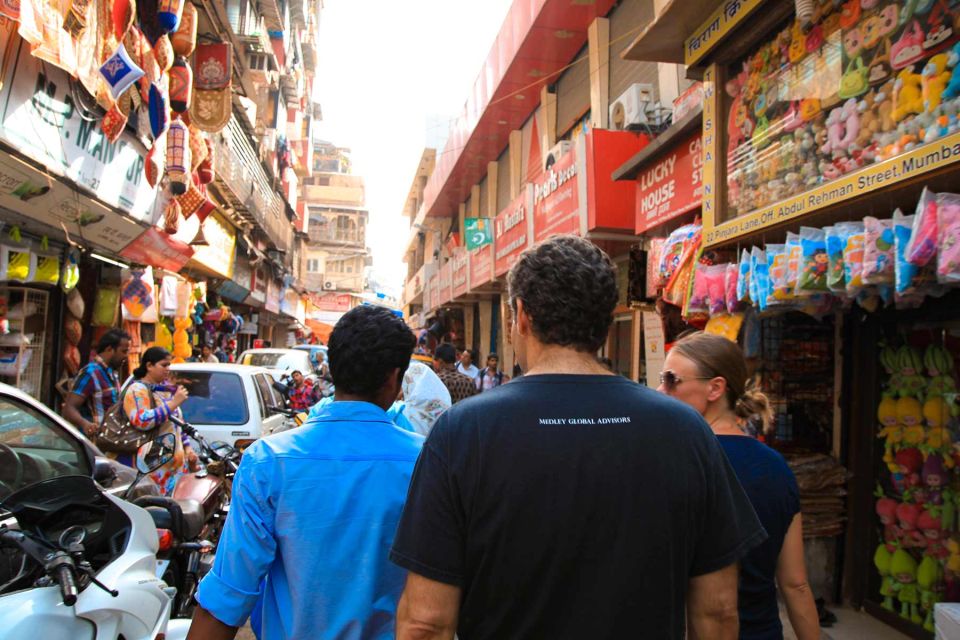 Mumbai: Local Transport & Dabbawallah Tour - Regal Cinema to Churchgate: how the logistics actually work