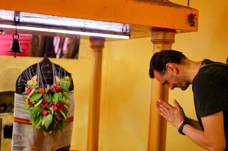 Mumbai Market and Temple Tour With Cow Shelter Visit - Mumbadevi Temple and Juma Mosque: seeing daily devotion, not a museum