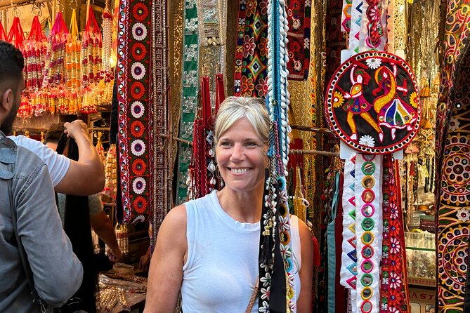 Mumbai Market and Temple Tour With Local Street Food - Meeting Near CST: Your Starting Point and How the Day Flows