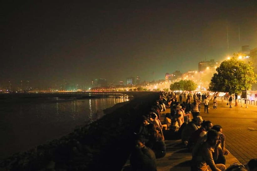 Mumbai: Night Sightseeing Tour by Car - Chowpatty Beach street food tasting: filling, fun, and low-risk