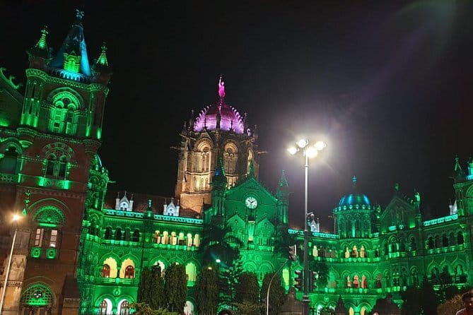Mumbai Night Tour: Queen’s Necklace, Skyline & Heritage Lights - Malabar Hill: parks, hanging gardens, and calm city views