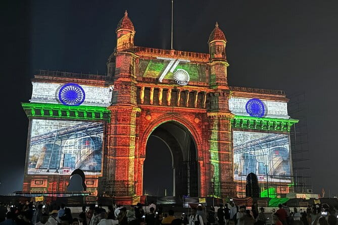 Mumbai Night Tour: Queen’s Necklace, Skyline & Heritage Lights - The colonial circle: Horniman Circle Garden and the calm between monuments