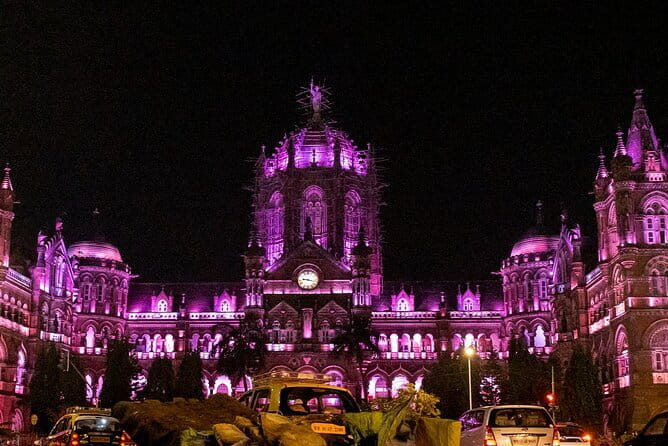 Mumbai Night Tour: Queen’s Necklace, Skyline & Heritage Lights - St. Thomas Cathedral, Flora Fountain, and reading the street like a map
