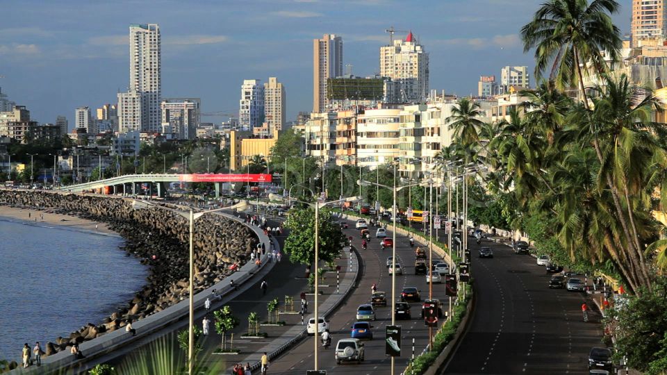 Mumbai: Private City sightseeing and Dharavi Slum Tour - South Mumbai core: CST, clock towers, courts, and colonial landmarks