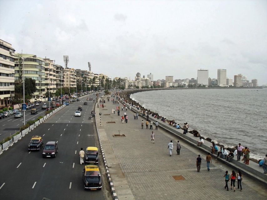 Mumbai: Private or Group City Guided Sightseeing Tour - Taj Mahal Palace, Kala Ghoda, Asiatic Society: where the guide earns their keep