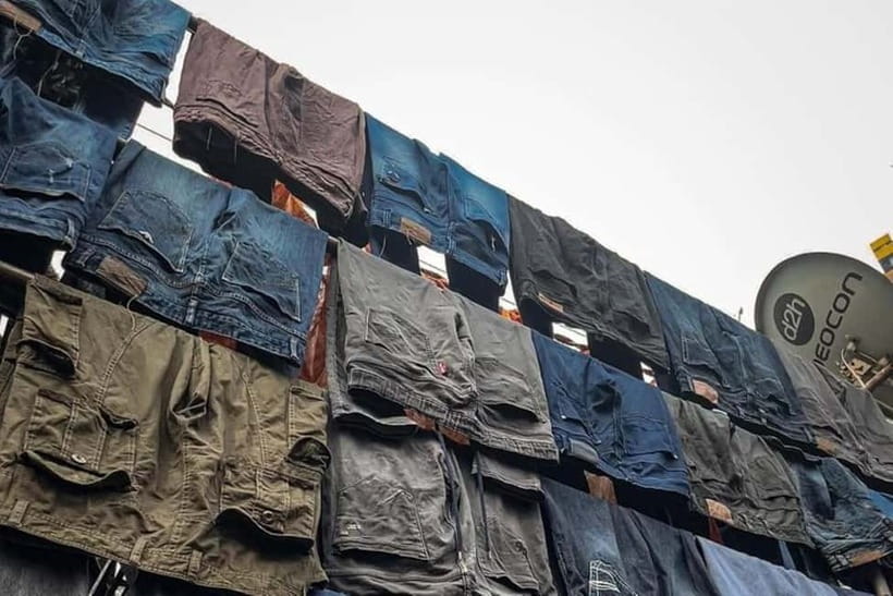 Mumbai: Private Slum and Sightseeing Full-day tour - Mahalaxmi Dhobi Ghat: the open-air laundry stop you’ll remember