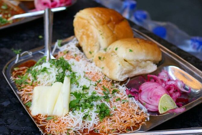 Mumbai Street Food Tour with Sunset View - Small Group Magic: How the Guide Helps You Order and Taste