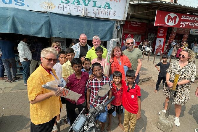 Primmum Mumbai Sightseeing With Local Train Ride Experience - Dhobi Ghat and Mahalaxmi: laundry work plus your Mumbai local train ride
