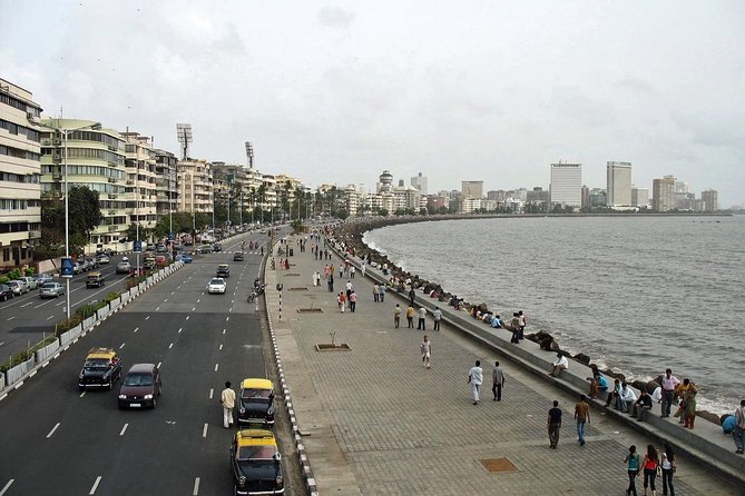 Private Mumbai By Dawn Tour - Marine Drive: the calm, curved coastline break