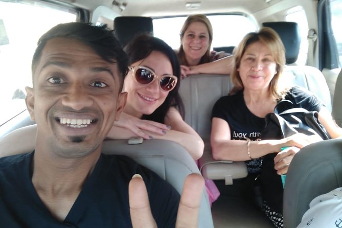 Private Mumbai By Dawn Tour - Private tour value: the guide matters more than you think
