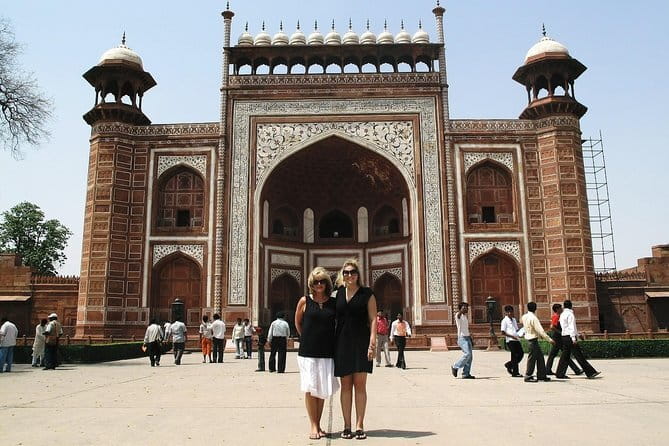 Taj Mahal Day Trip Including Same Day Flights from Mumbai - Price and logistics: is $294 a smart deal?