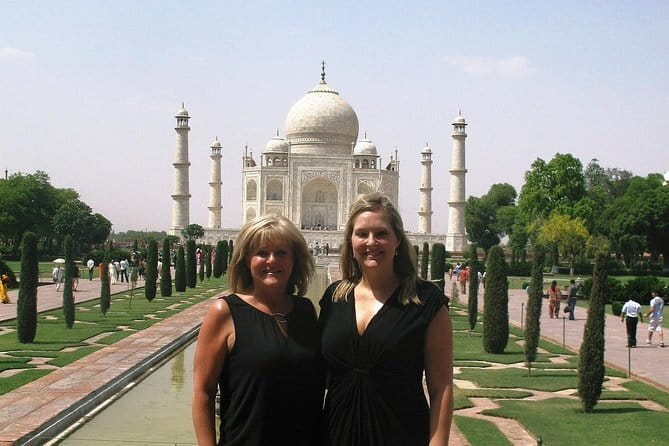 Taj Mahal Day Trip Including Same Day Flights from Mumbai - Mumbai pickup and airport handoffs