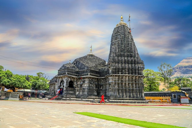 Temples & Vineyards: Private Tour to Nashik from Mumbai - Lunch in Nashik: flexibility that actually helps