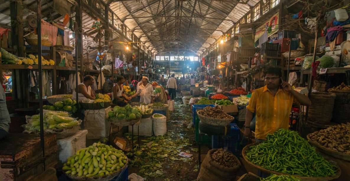 The Mumbai by Dawn Tour - Chhatrapati Shivaji Maharaj Terminus and the newspaper-sorting morning